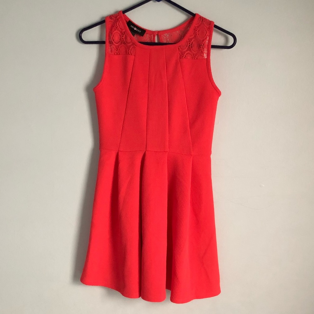 Pink flare sleeveless dress